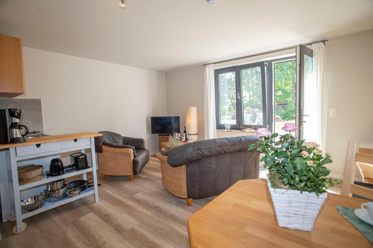 Strandgut Und Feuerstein Gustow  Exterior photo